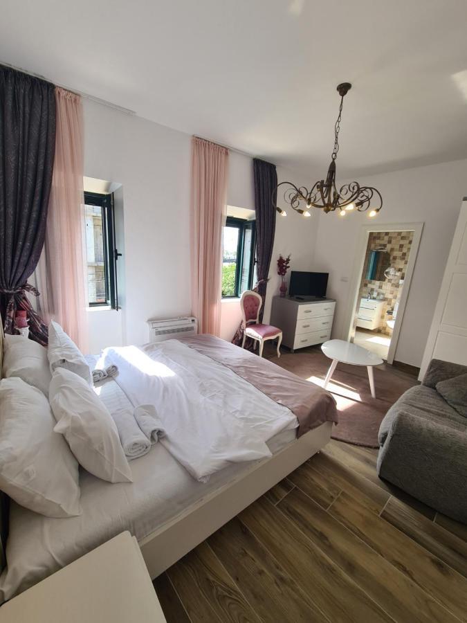 Rustico Apartments 티바트 외부 사진